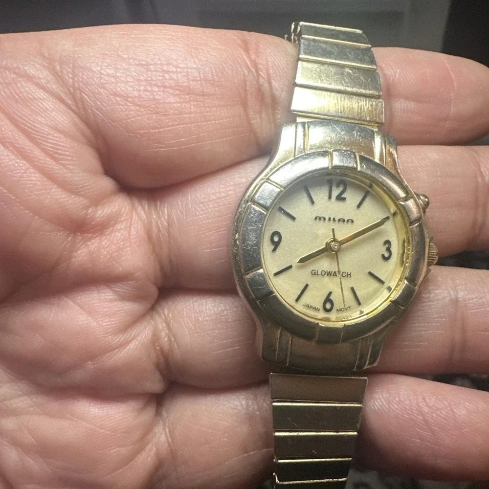 Works Vintage Milan GloWatch ladies Watch Gold‎ Tone New Battery 29mm Fit 6.5in